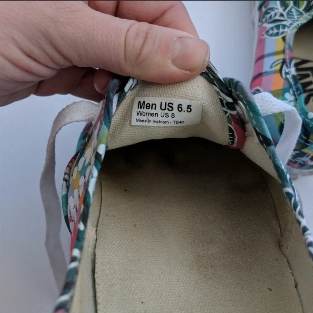 EUC WOMENS VANS - Picture 2 of 8
